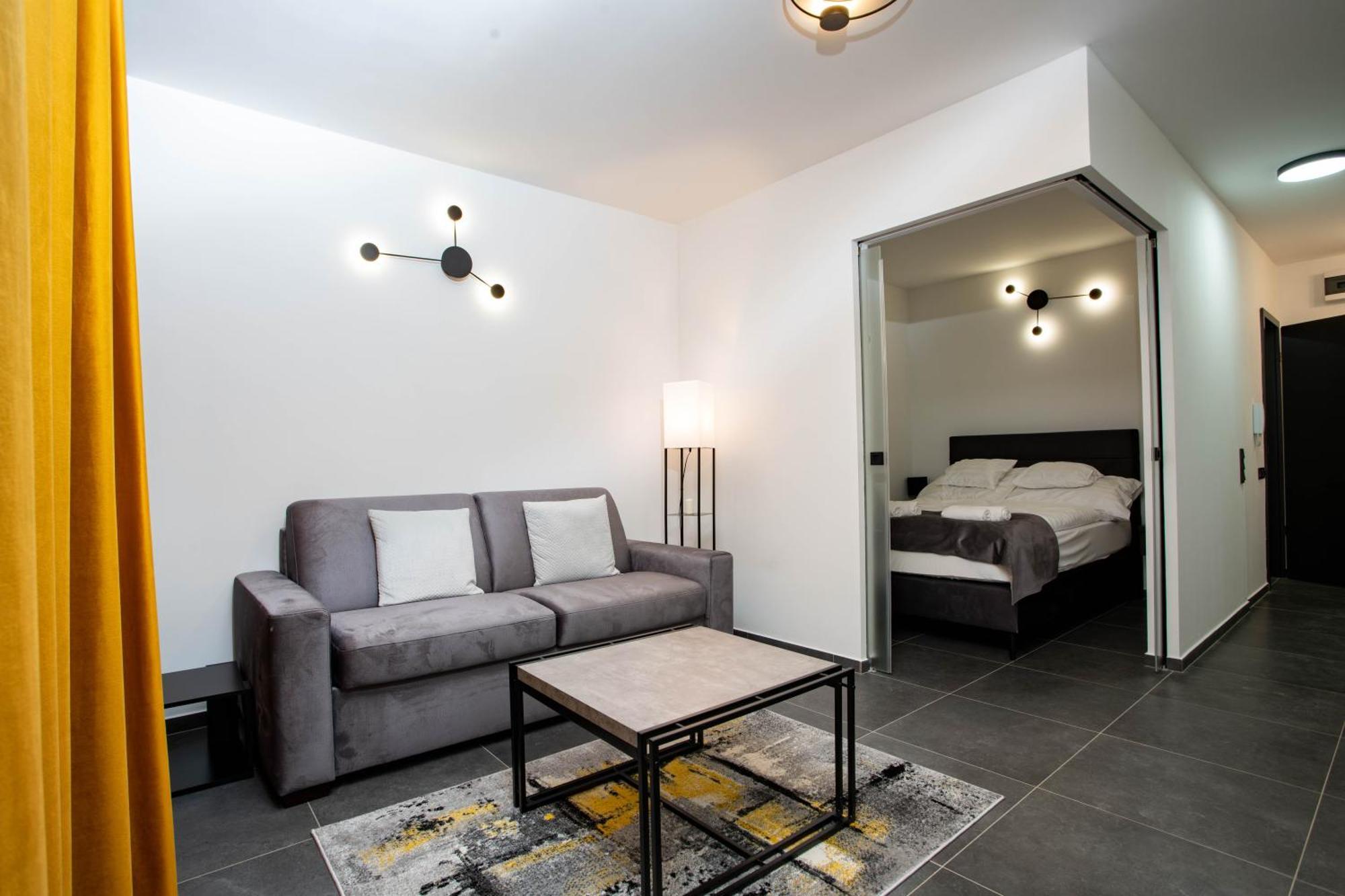 Voeroesko -lak Szauna Es Jakkuzi Hasznalattal Appartement Balatonalmádi